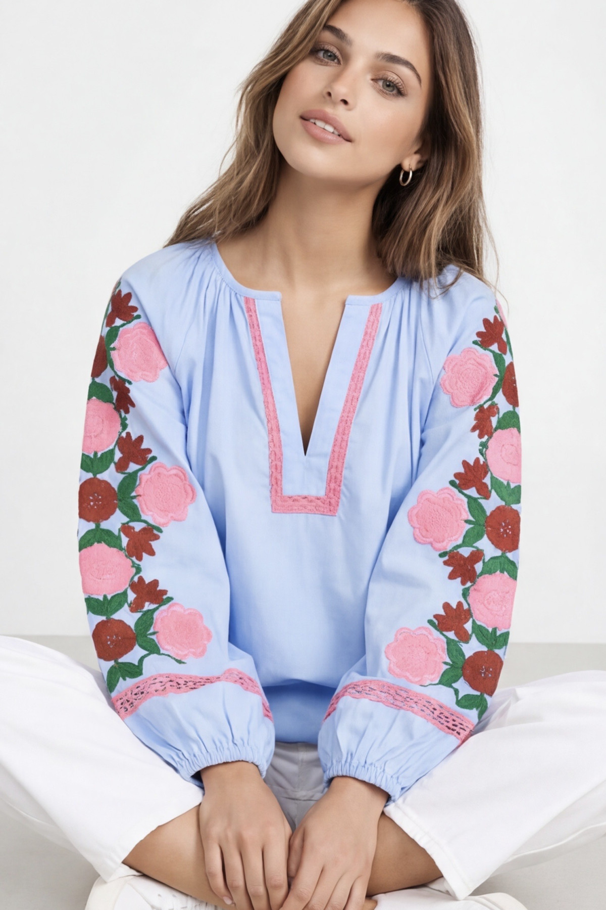 chummy chemise eva bleue col v avec broderies (1)