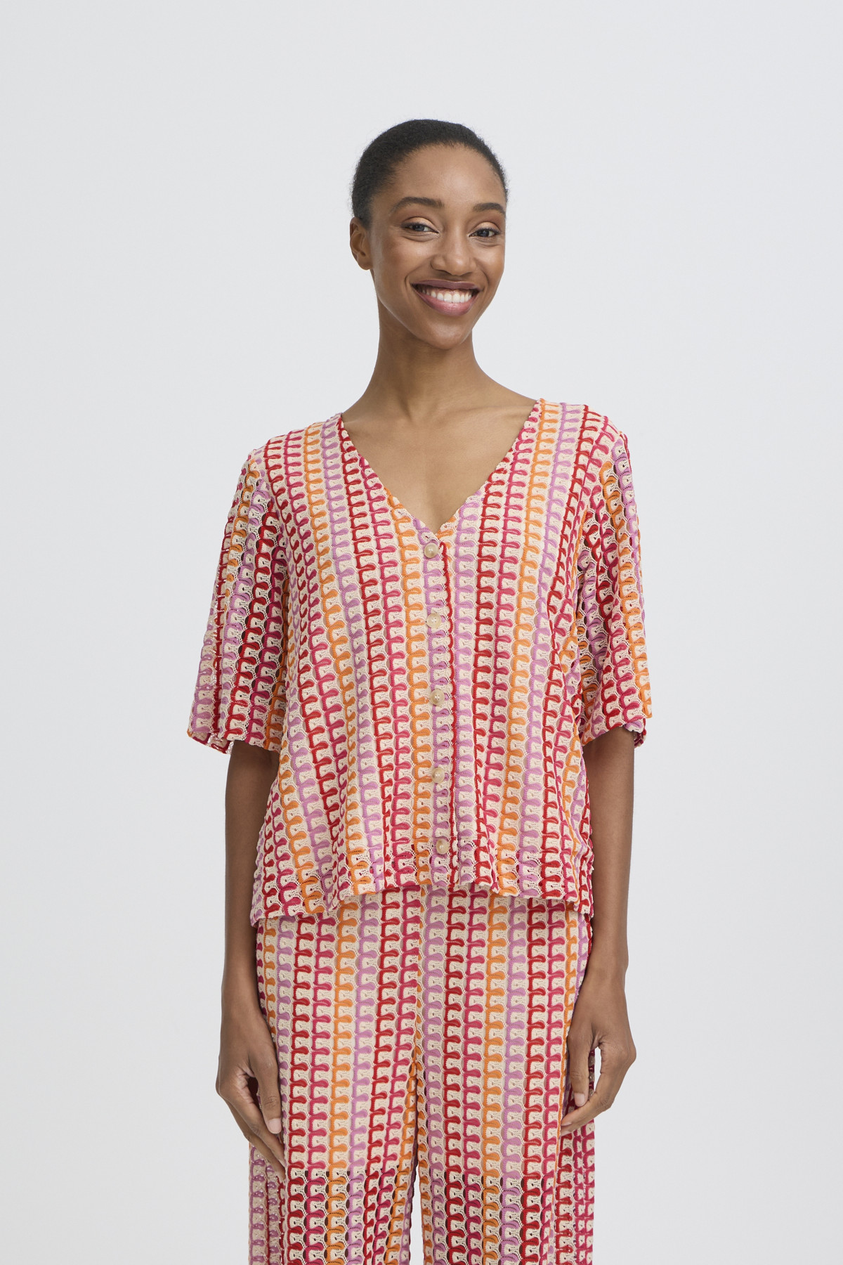 b young blouse col v crochet 20818727 prisca  (1)