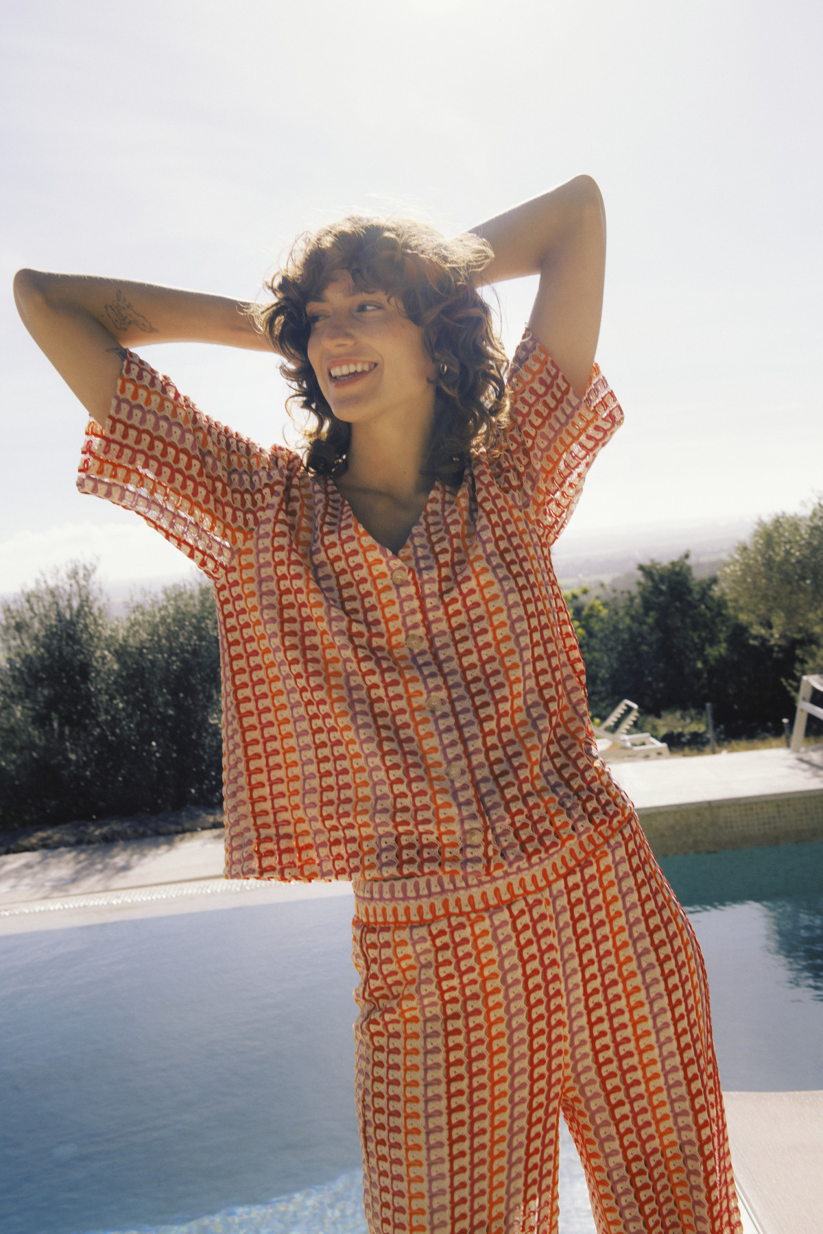 b young blouse col v crochet 20818727 prisca  (3)