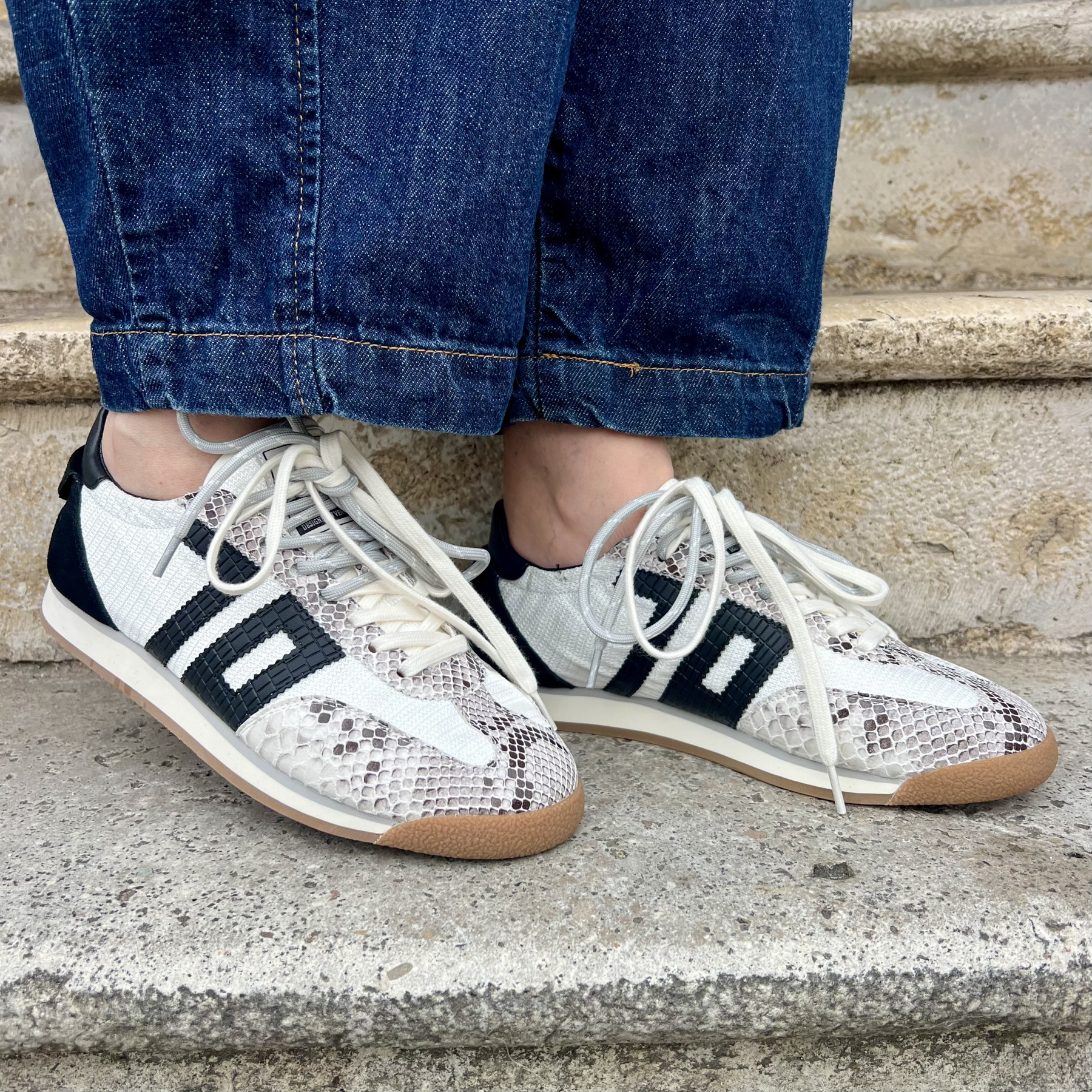 back 70 rocket a26-303 white stone (2)