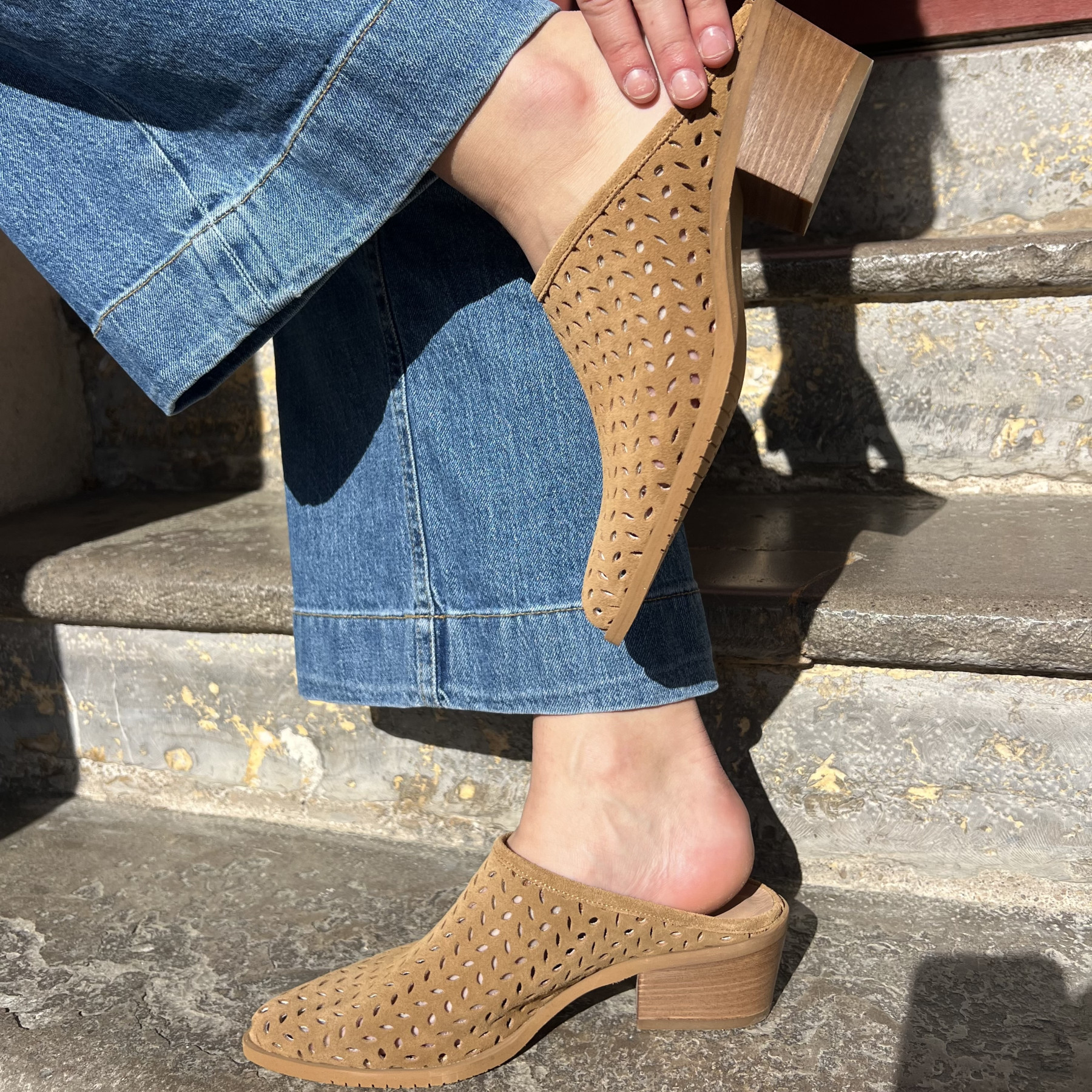 PAOYAMA MULES ROSALBA CAMOSCIO (3)