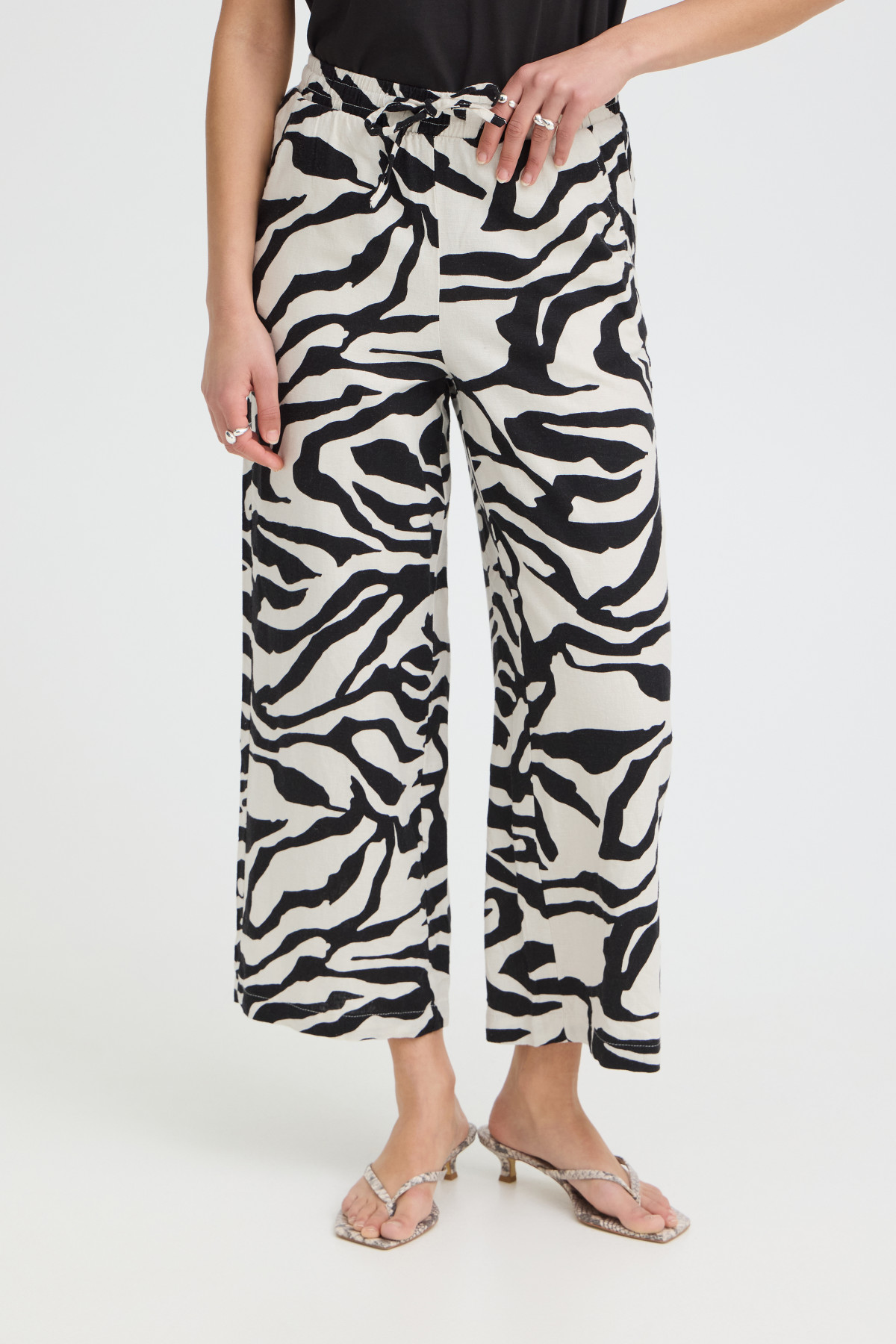 ICHI PANTALON LINNO ZÈBRE 2913 (2)