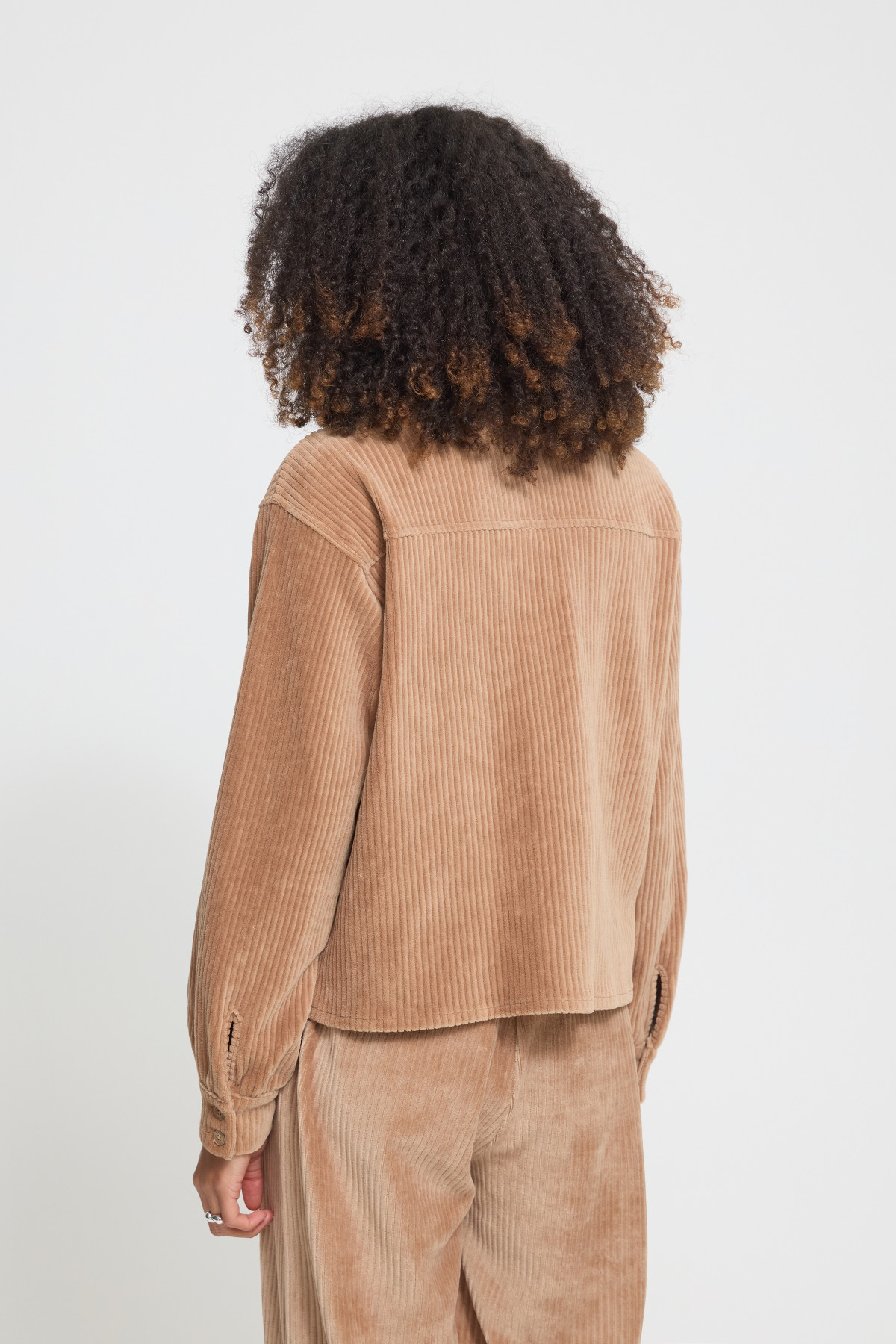 ICHI VESTE VELOURS BEIGE TAMARY 20126372 (2)