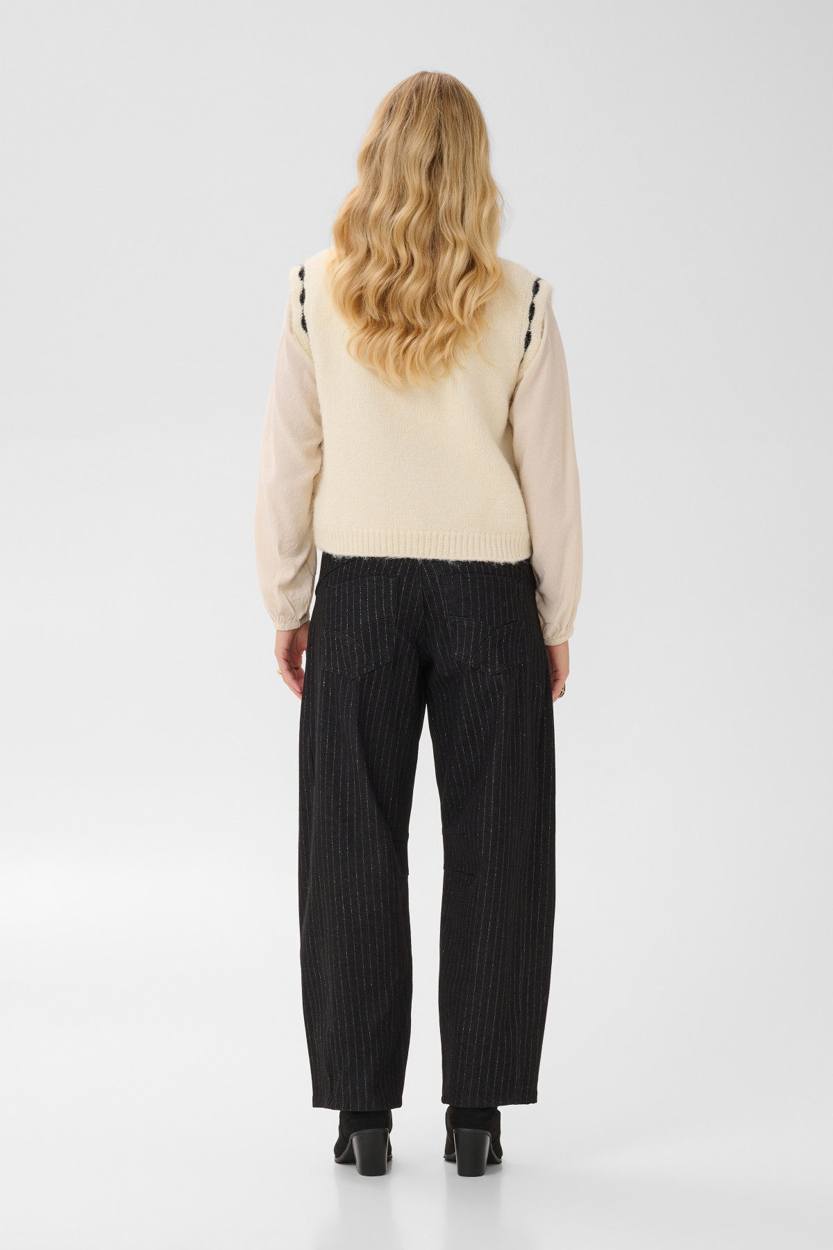 PULL CREAM SANS MANCHE ROSY 10615525 (4)