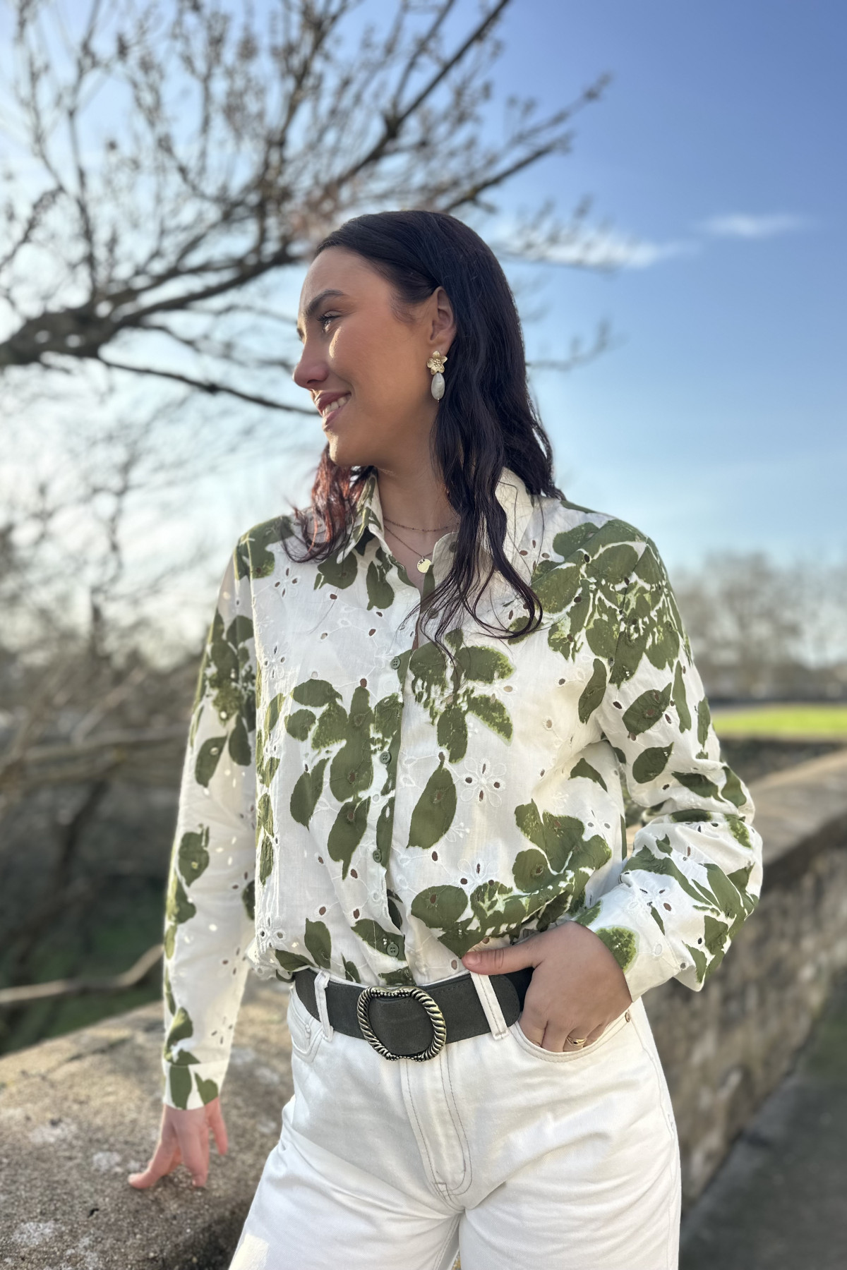 chemise avec col motif kaki 6617 ajouré fond beige