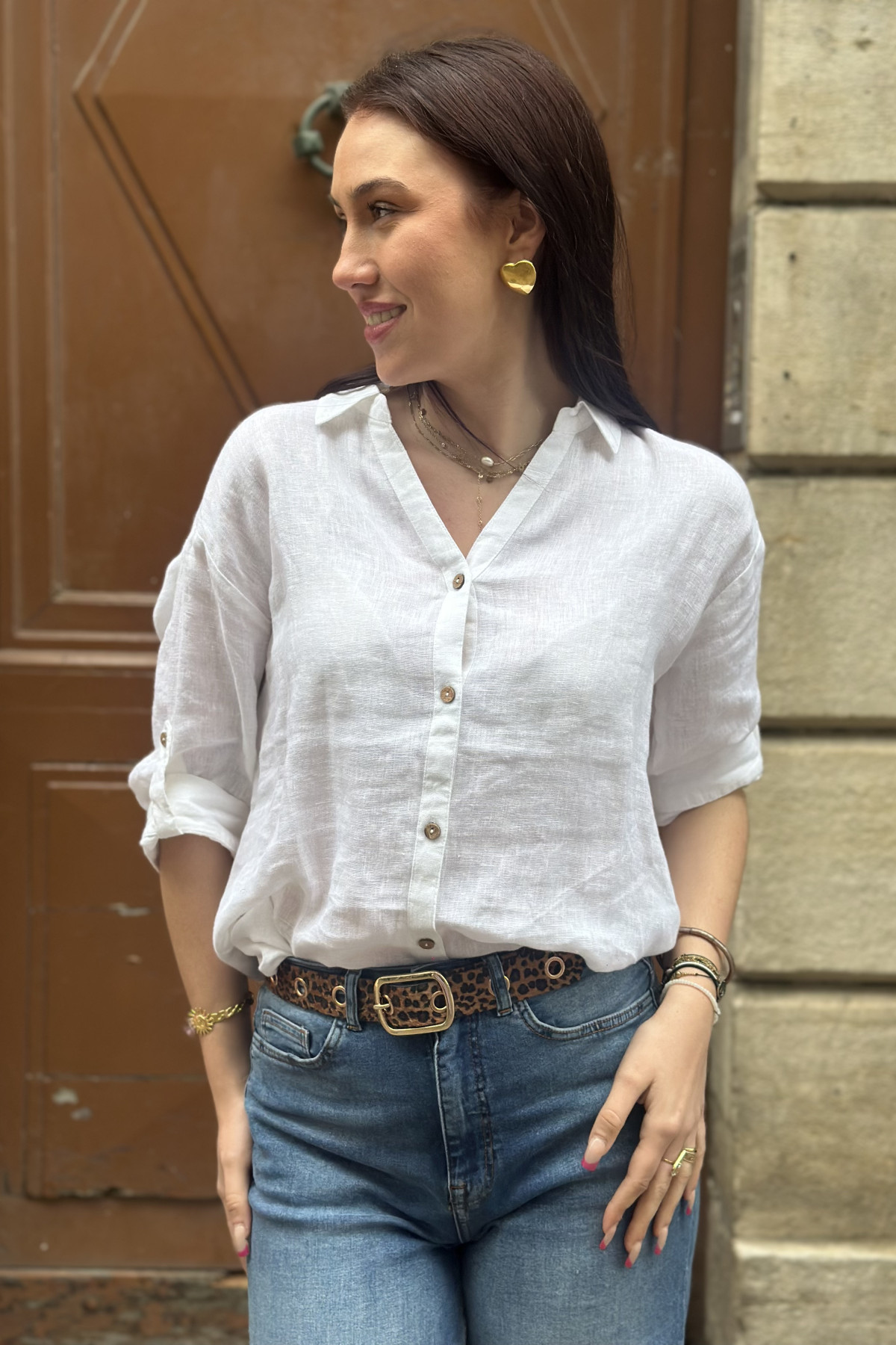 Chemise en lin oversize blanche avec boutons, manches courtes