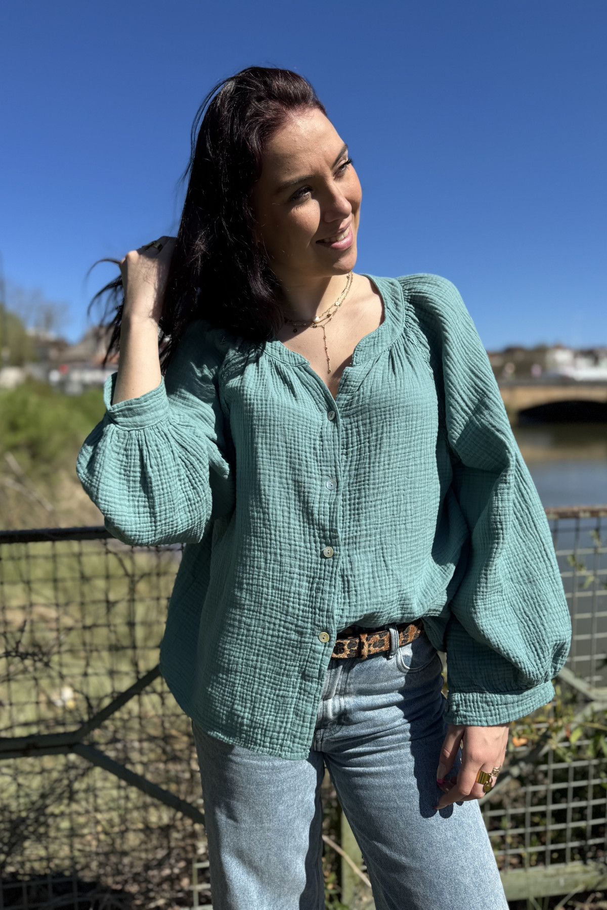 Chummy blouse gaze de coton vert d'eau avec détail en dentelle