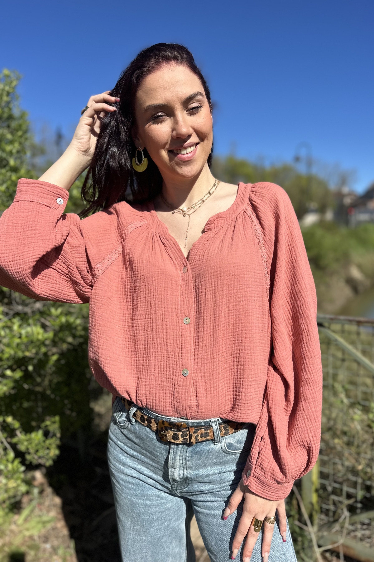 Chummy blouse gaze de coton vieux rose avec détails en dentelle