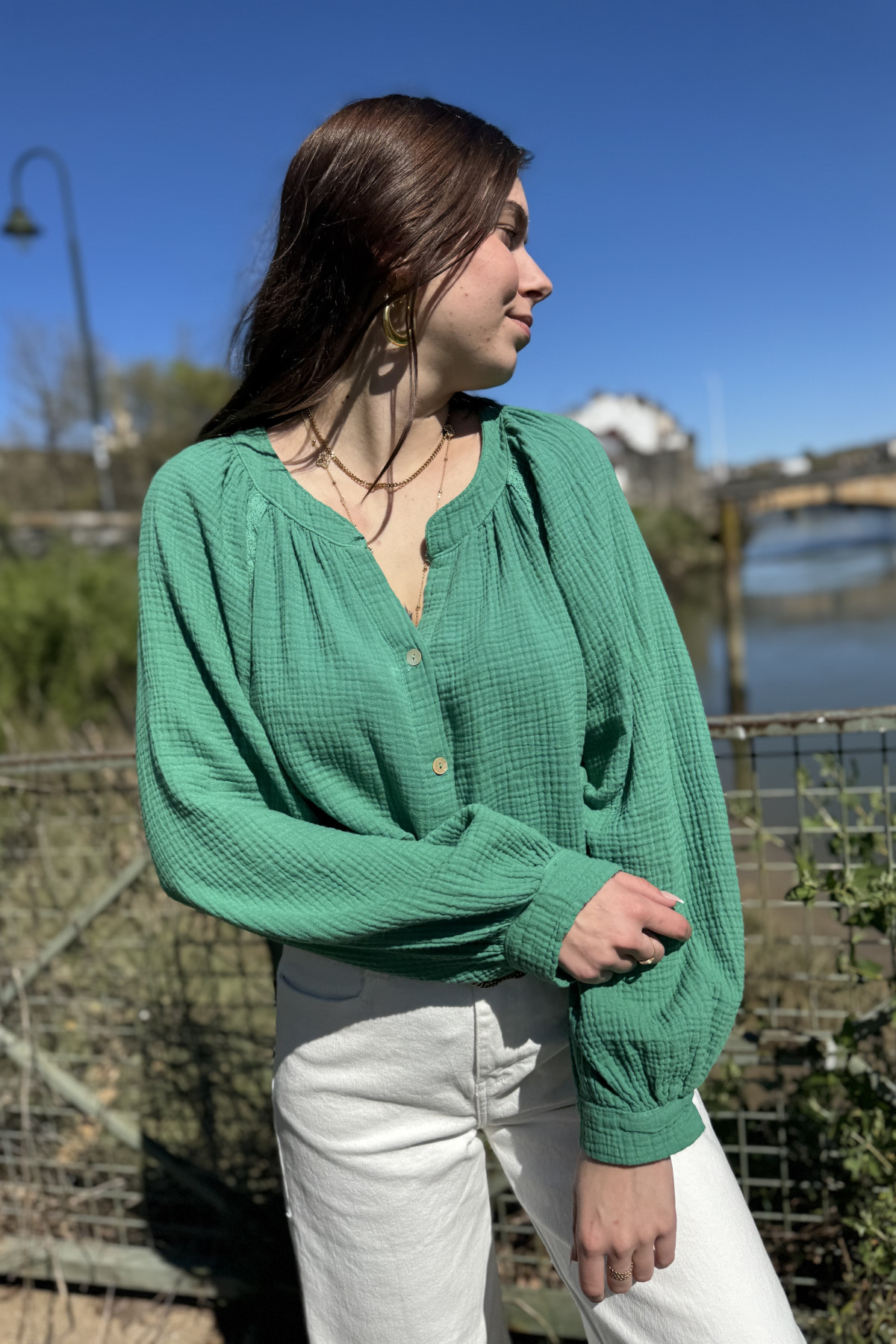Chummy blouse gaze de coton violet avec détails en dentelle