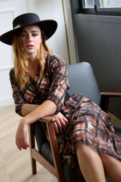 CHUMMY CHAPEAU LOUIS 828 NOIR FEUILLE OR