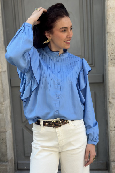 cream blouse bleu avec volants et plis plat