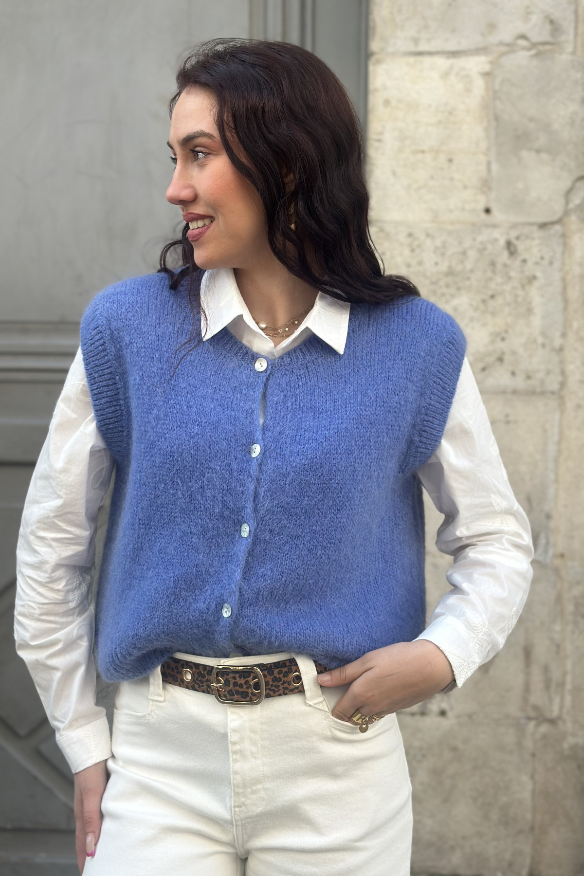 Gilet sans manches avec boutons nacrés col rond bleu