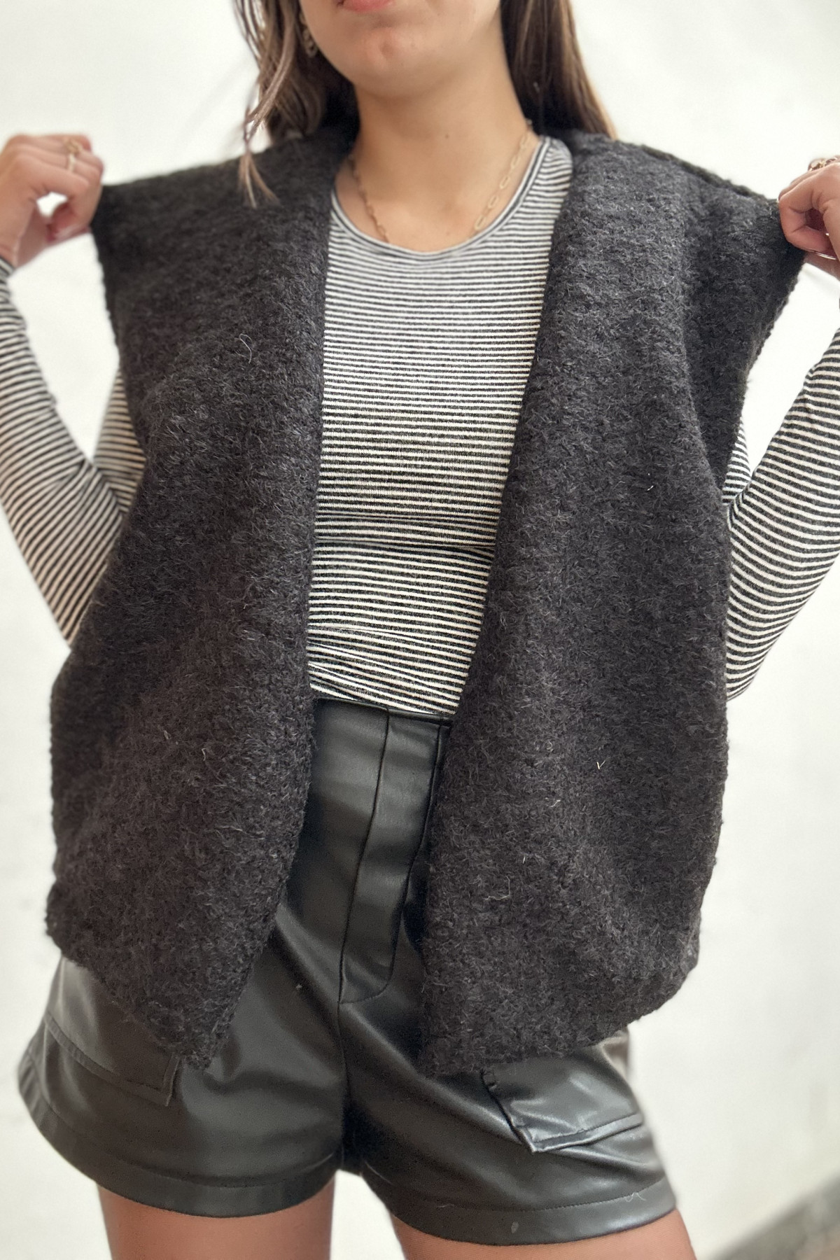 GILET SANS MANCHES IMMITATION FEUTRINE NOIR 8997