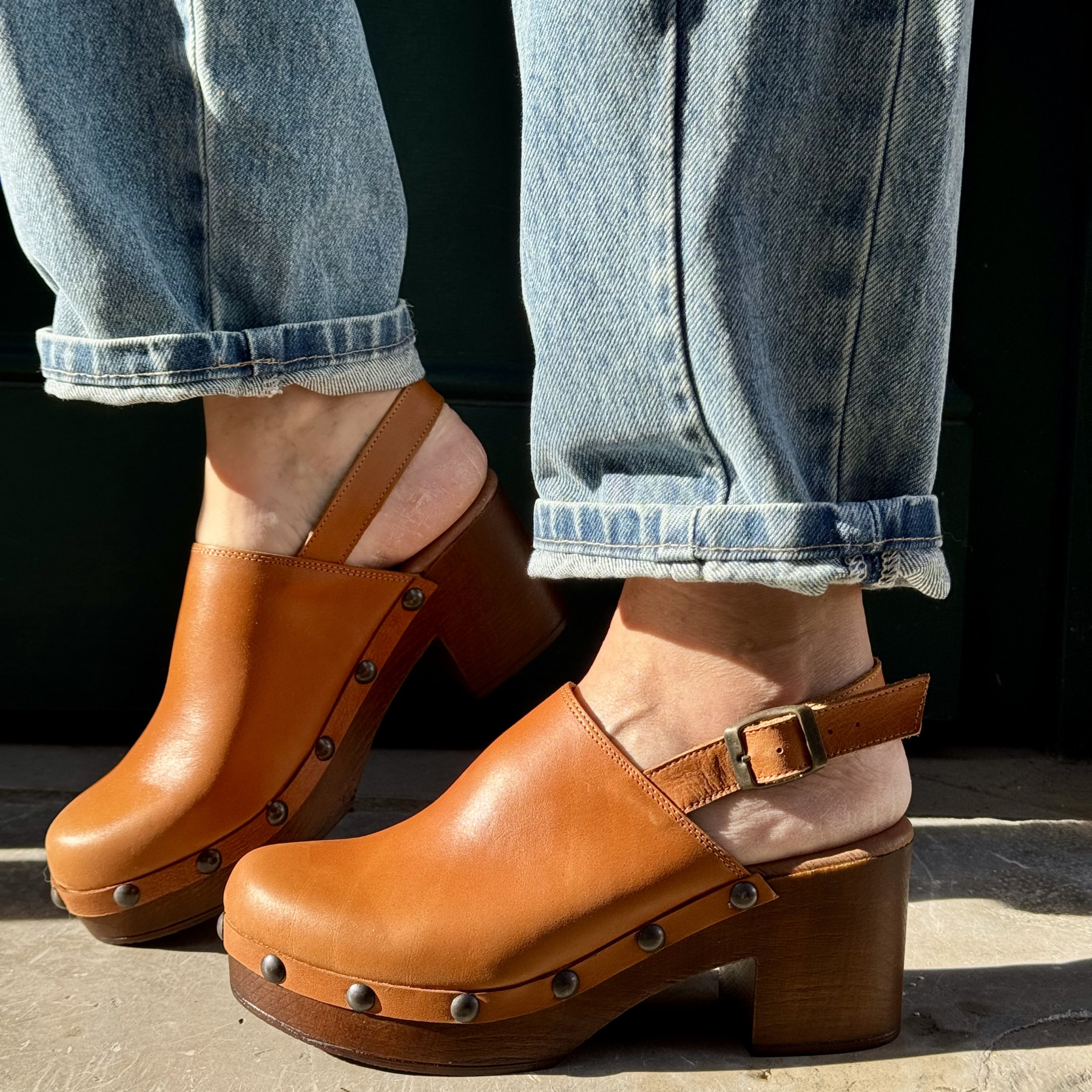les sabots de caro eivissa cuir ocre 