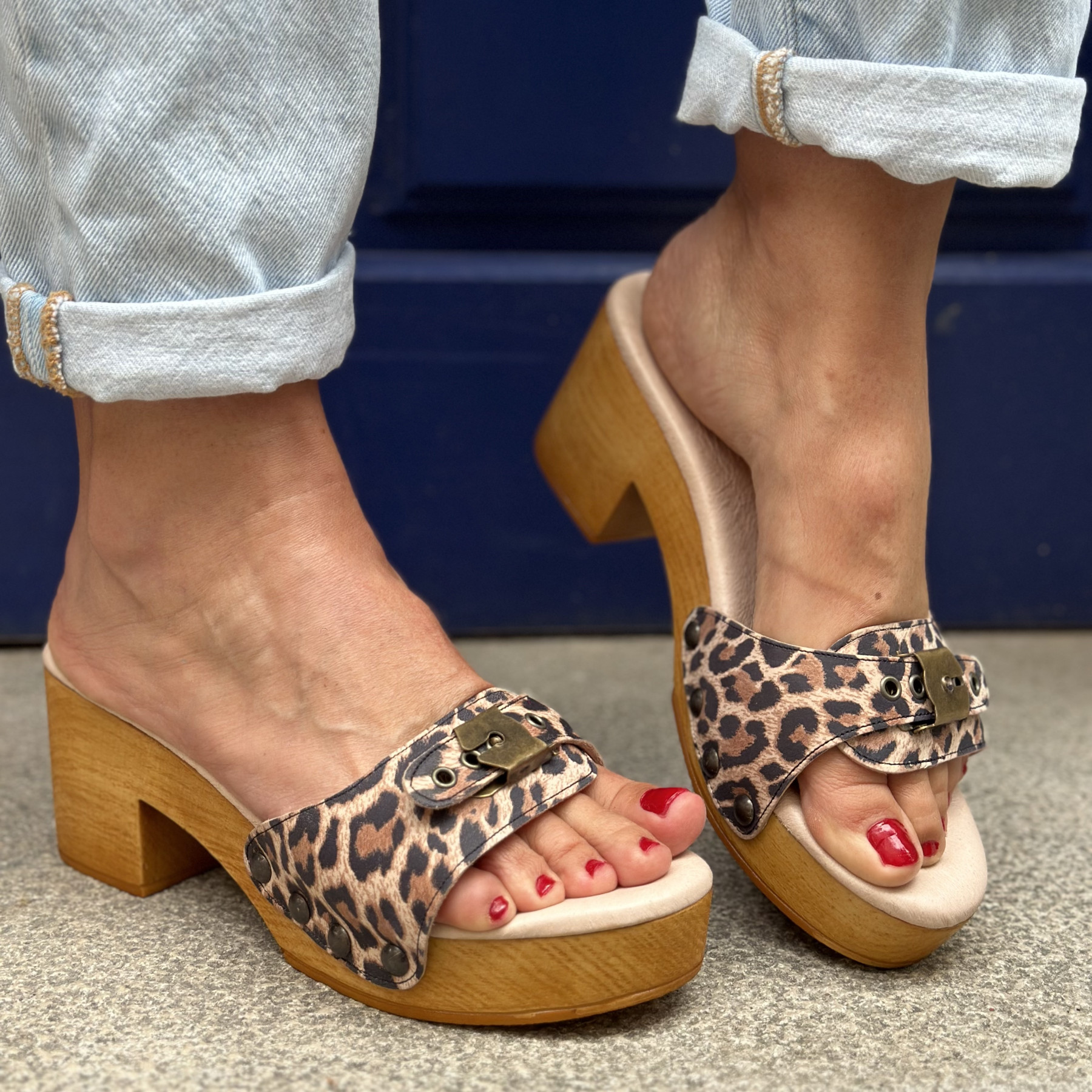 les sabots de caro mules malaga leopard