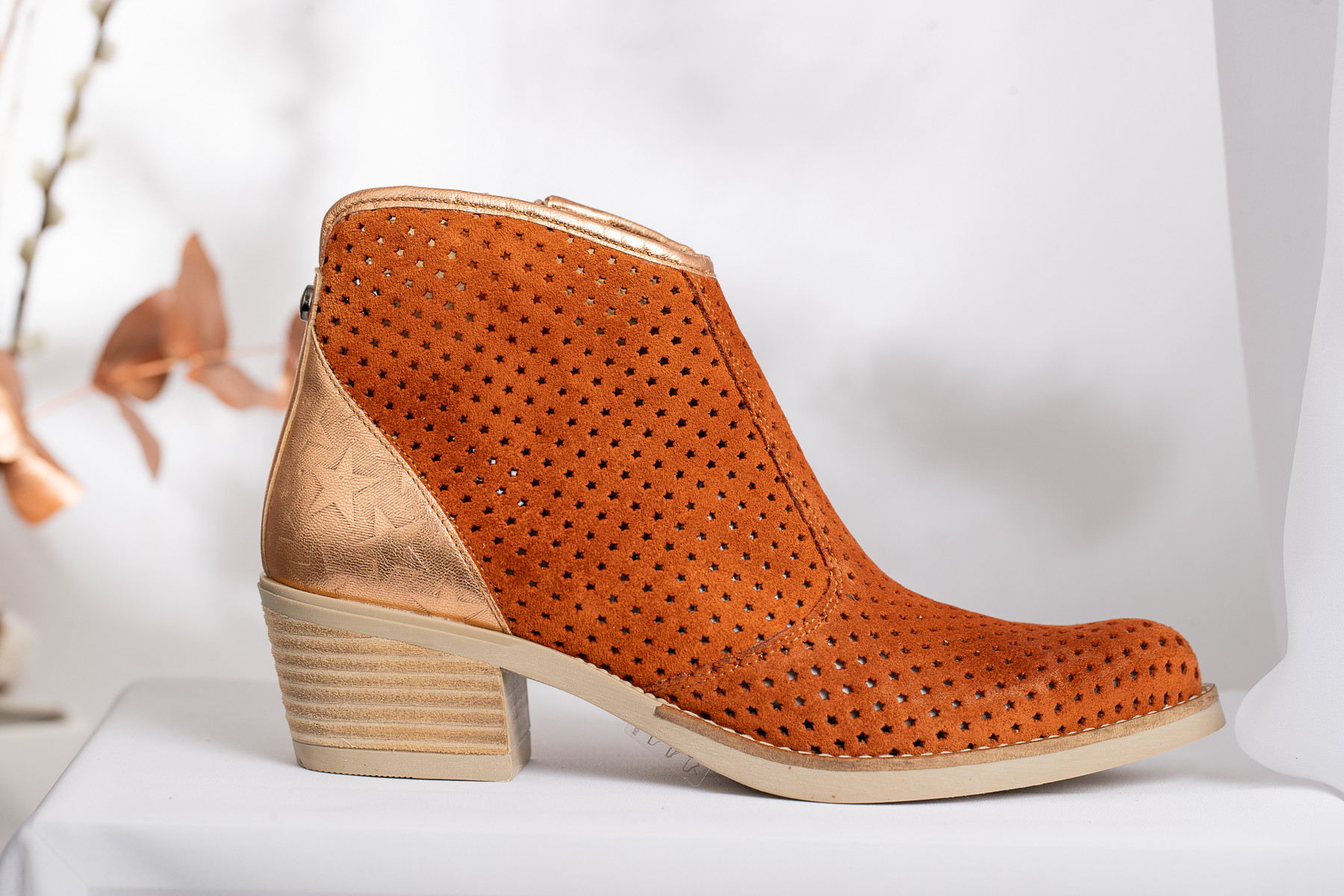 MKD BOTTINES ORANGE FIZA CRUTE CABRAS A378