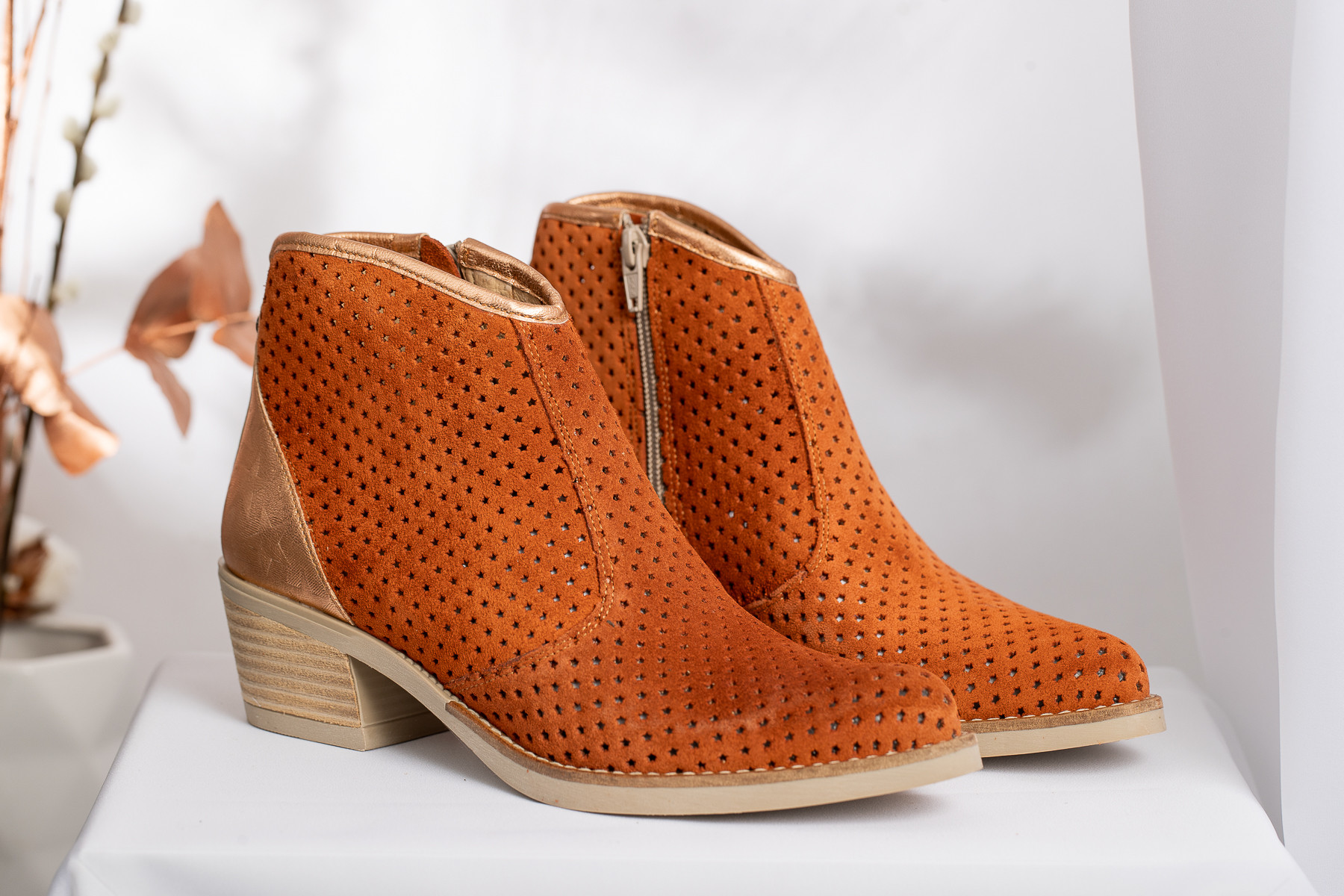 MKD BOTTINES ORANGE FIZA CRUTE CABRAS A378