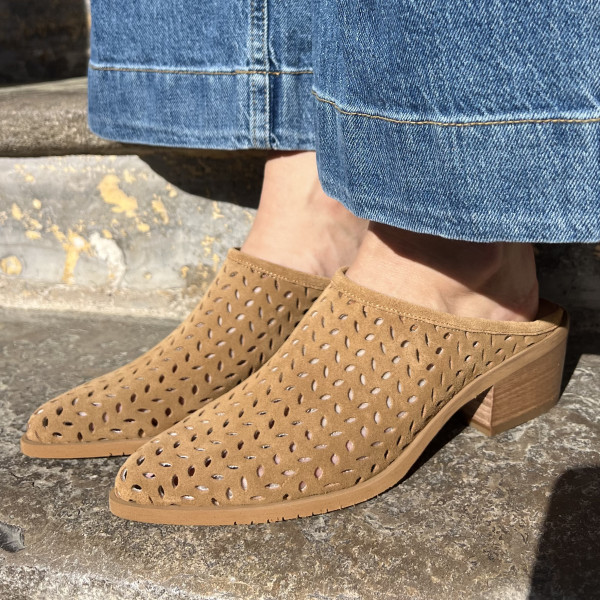 PAOYAMA MULES ROSALBA CAMOSCIO