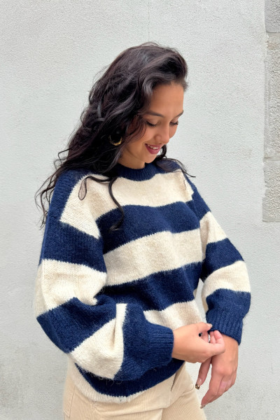 Pull ICHI oversize rayé bleu marine et écru Dayana 