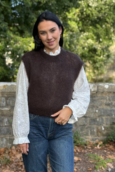 CHUMMY PULL SANS MANCHES MARRON 210
