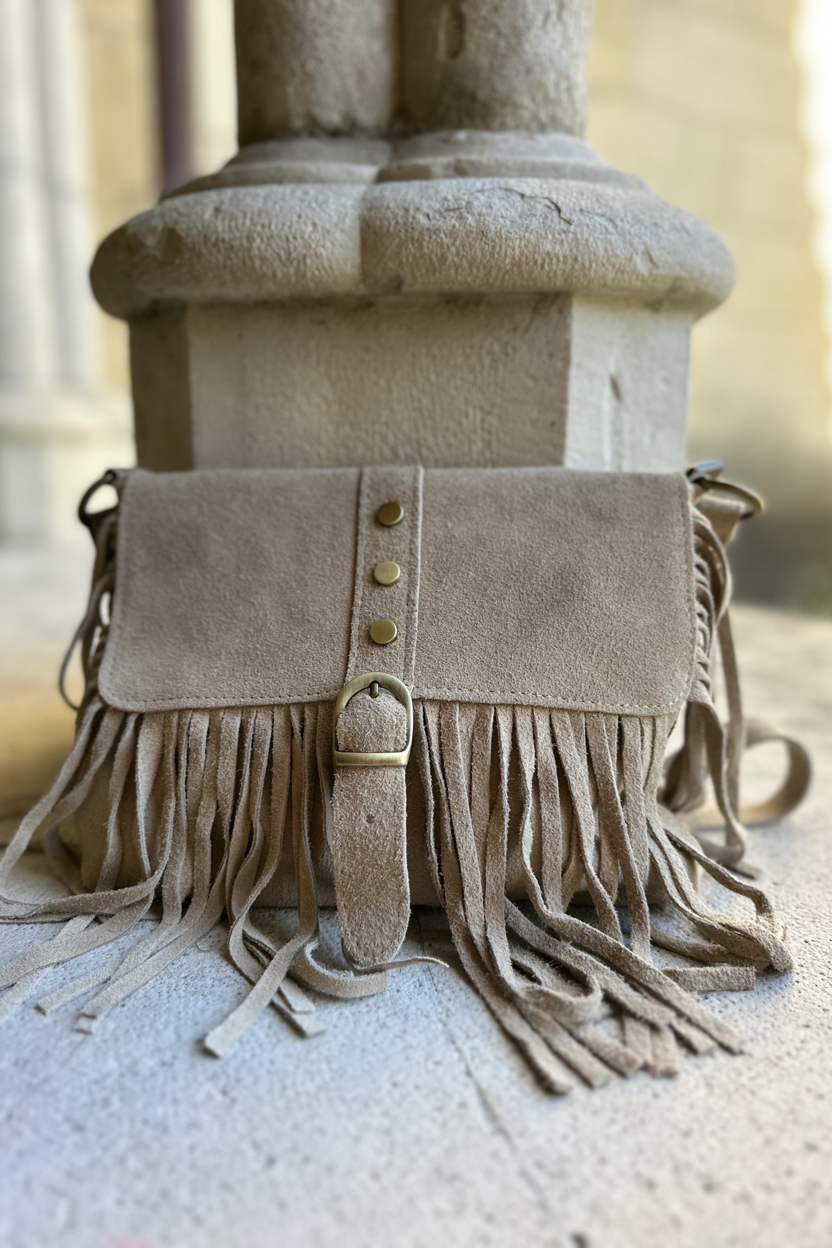 Sac à bandoulière petit format en daim avec franges