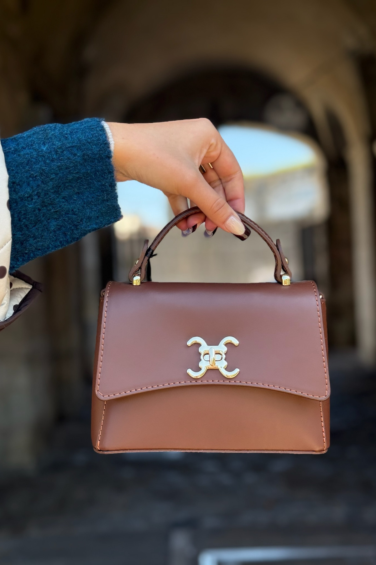sac vimoda en cuir marron petit format style logo celine
