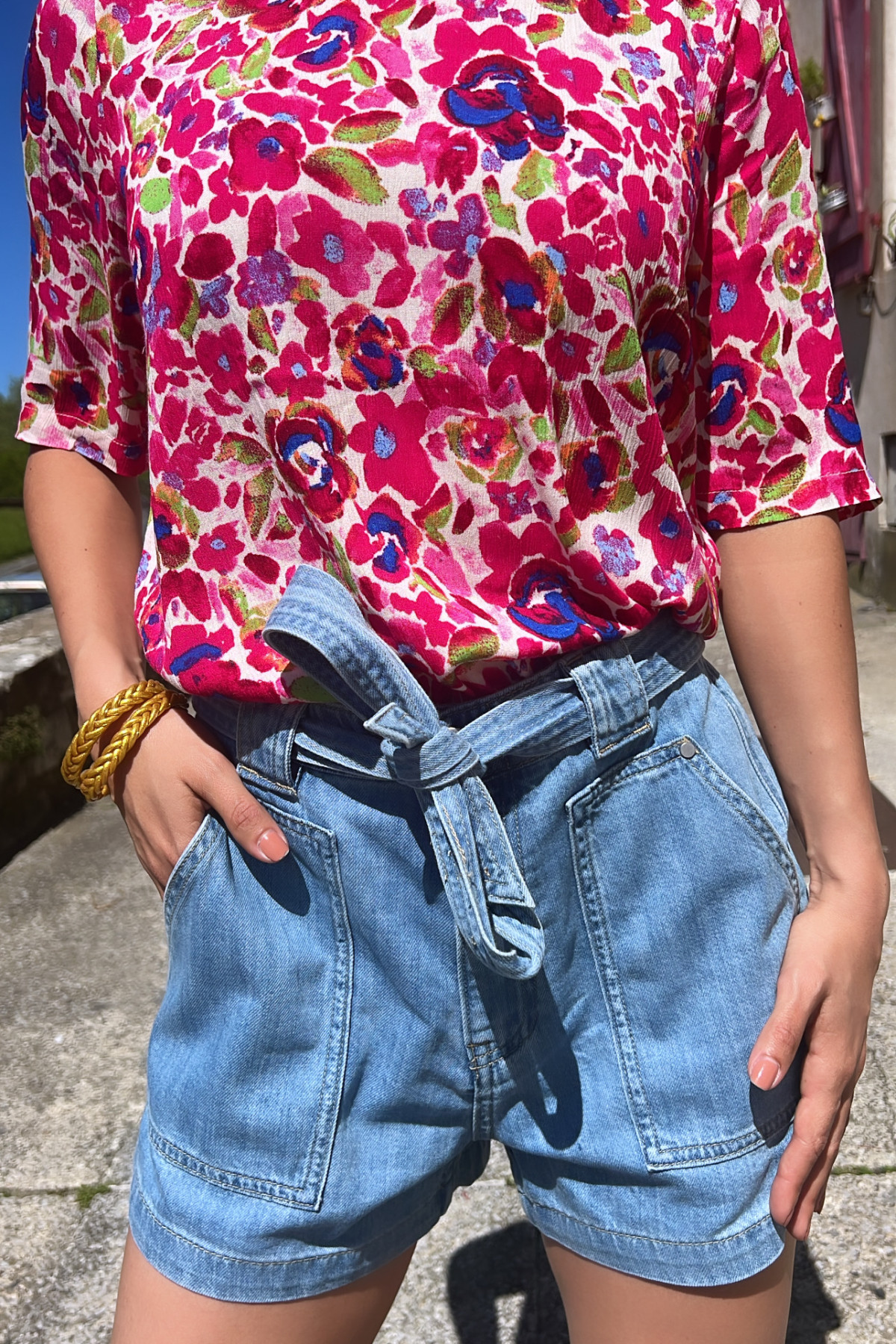 Short KIRA  en jeans taille haute ceinturée SUNCOO