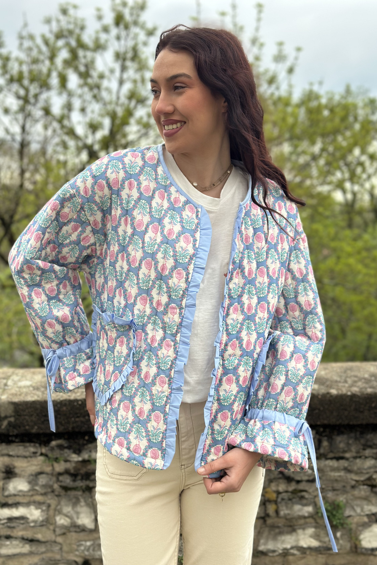 veste matelassée imprimé fleuri avec poche en forme de coeur