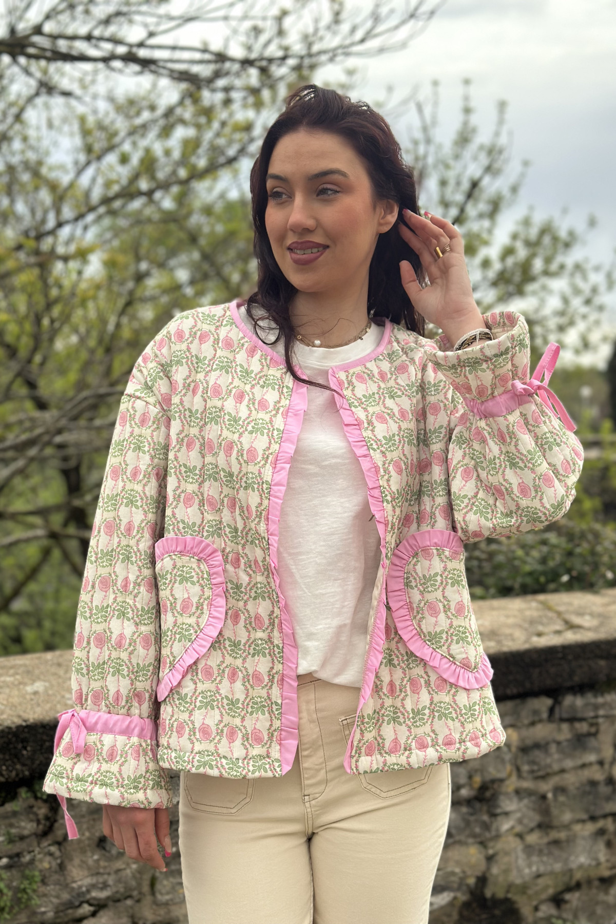 veste matelassée imprimé fleuri avec poche en forme de coeur